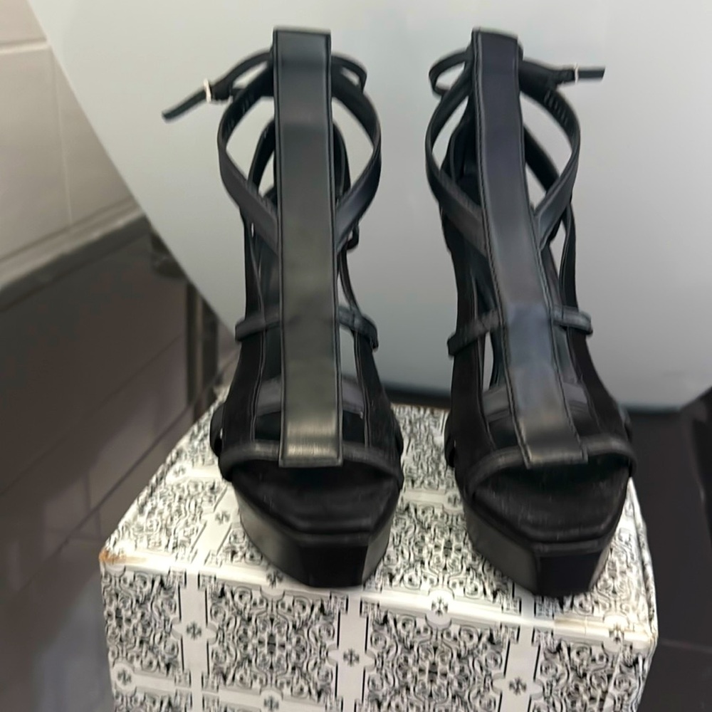 GUCCI DARYL BLACK LEATHER AND SUEDE GLADIATOR CAGED PLATFORM SANDALS